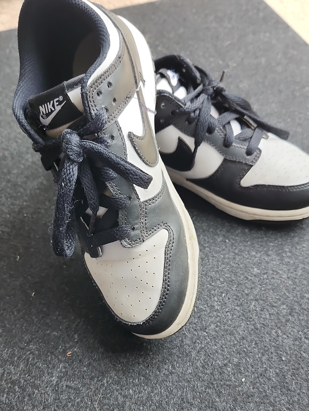 Nike Kids Black and White Low-Top Sneakers with Gray Accents